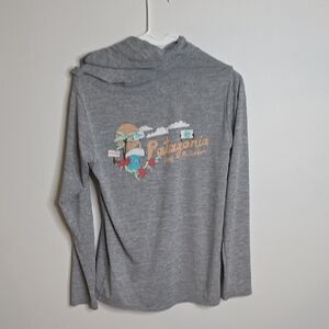 Patagonia Ladies Gray Hoodie with Graphic Design Size Small